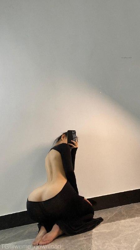 俏妞qiaoniuTT – 露背美臀【16P】